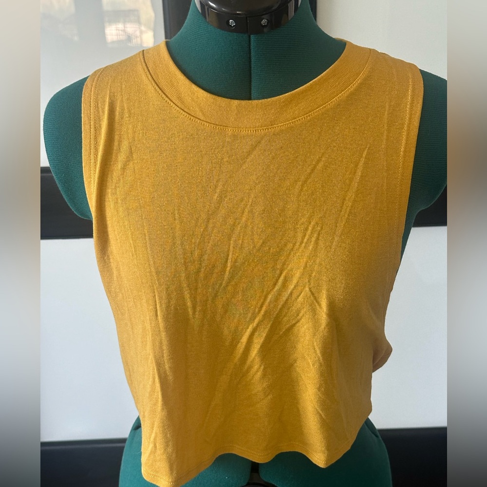 Alo tank mustard size medium